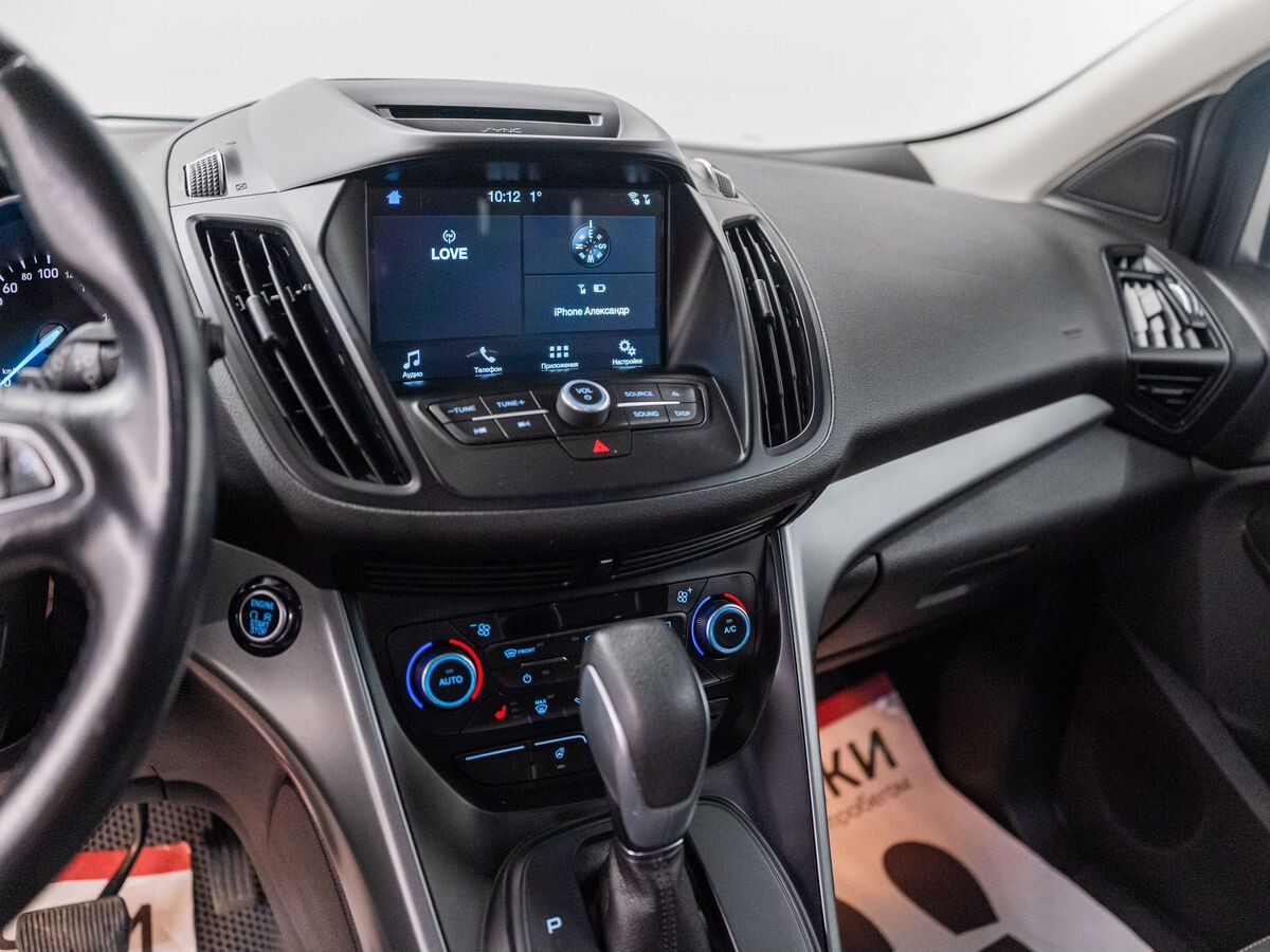 Ford Kuga 2017 - фото автомобиля