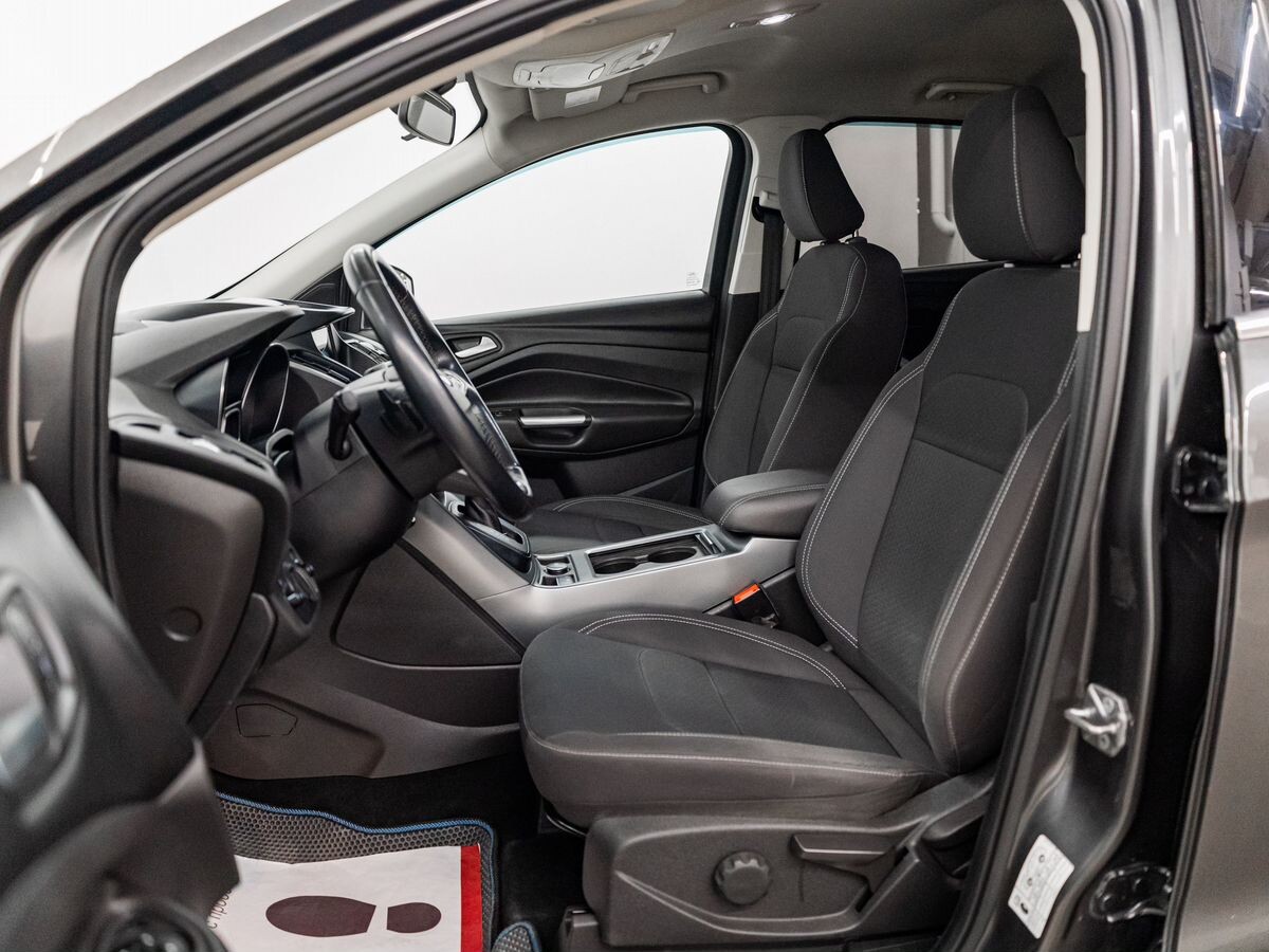 Ford Kuga 2017 - фото автомобиля