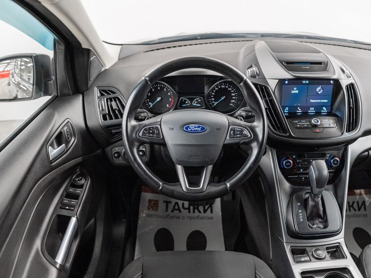 Ford Kuga 2017 - фото автомобиля