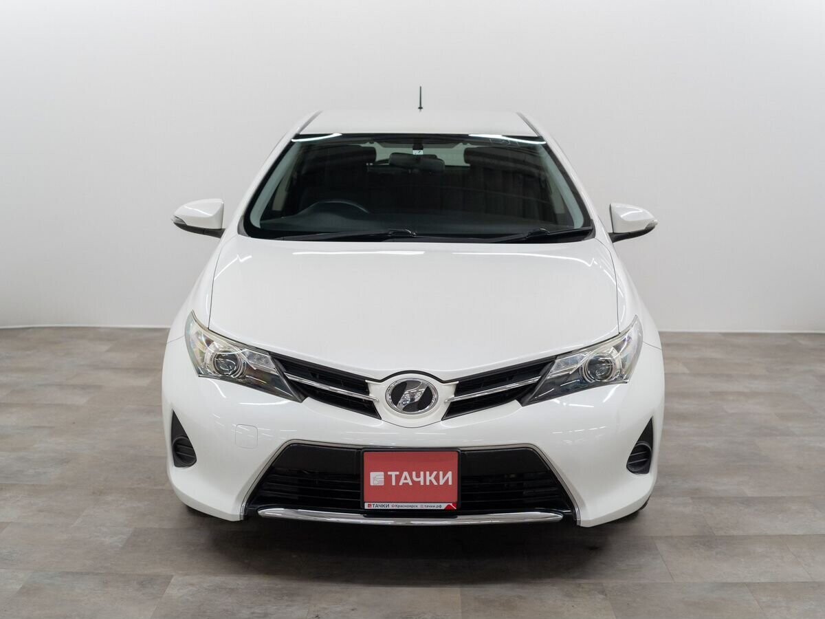 Toyota Auris 2013 - фото автомобиля