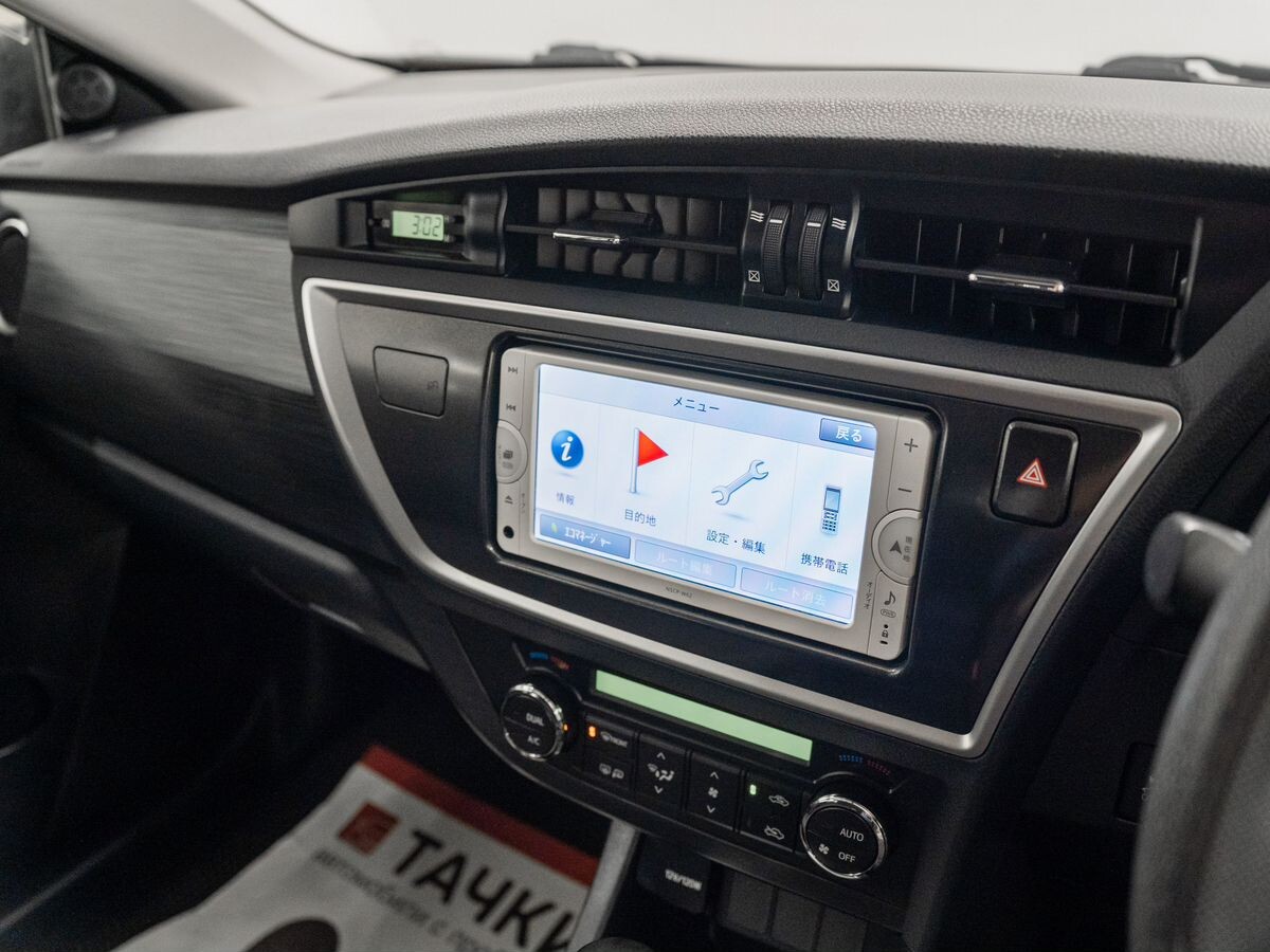 Toyota Auris 2013 - фото автомобиля