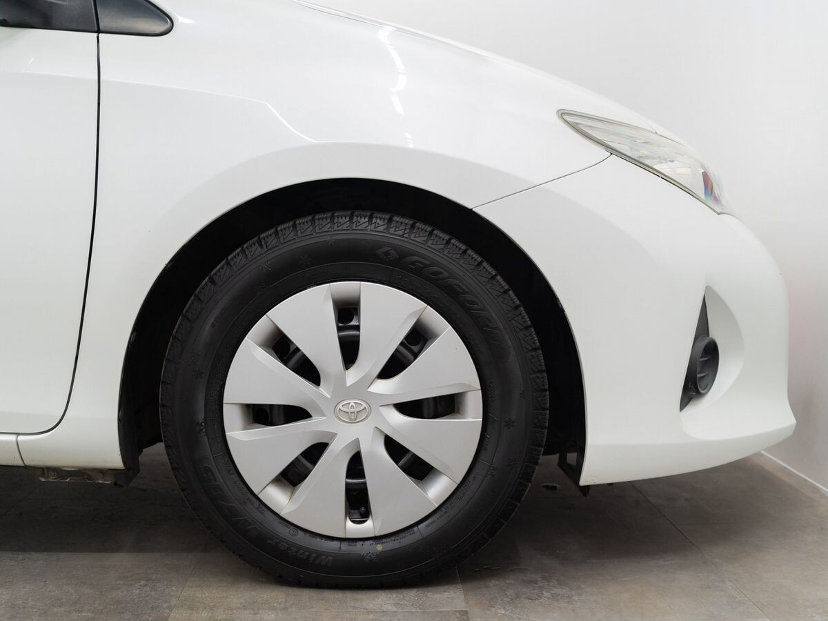 Toyota Auris 2013 - фото автомобиля