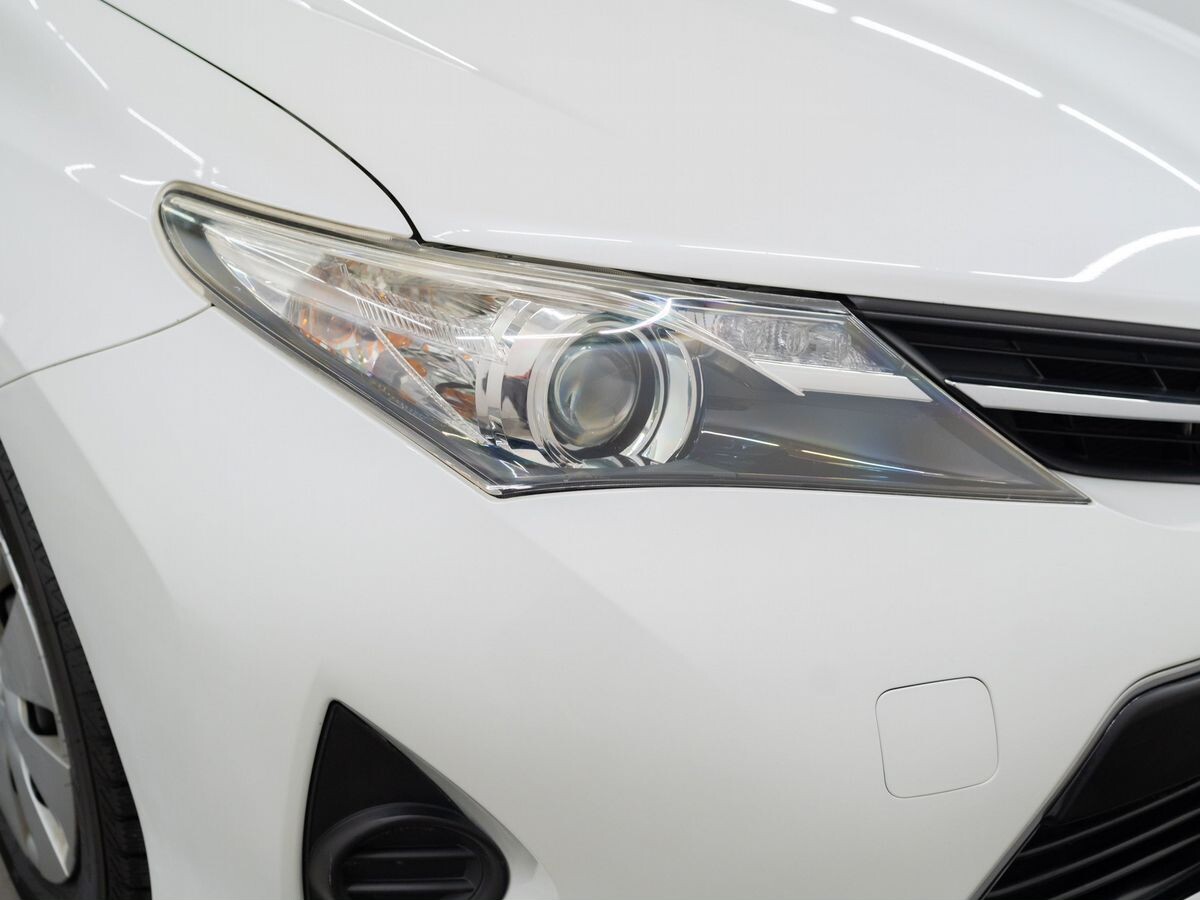 Toyota Auris 2013 - фото автомобиля
