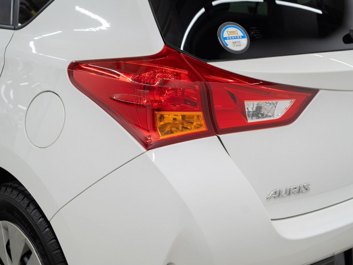 Toyota Auris 2013 - фото автомобиля