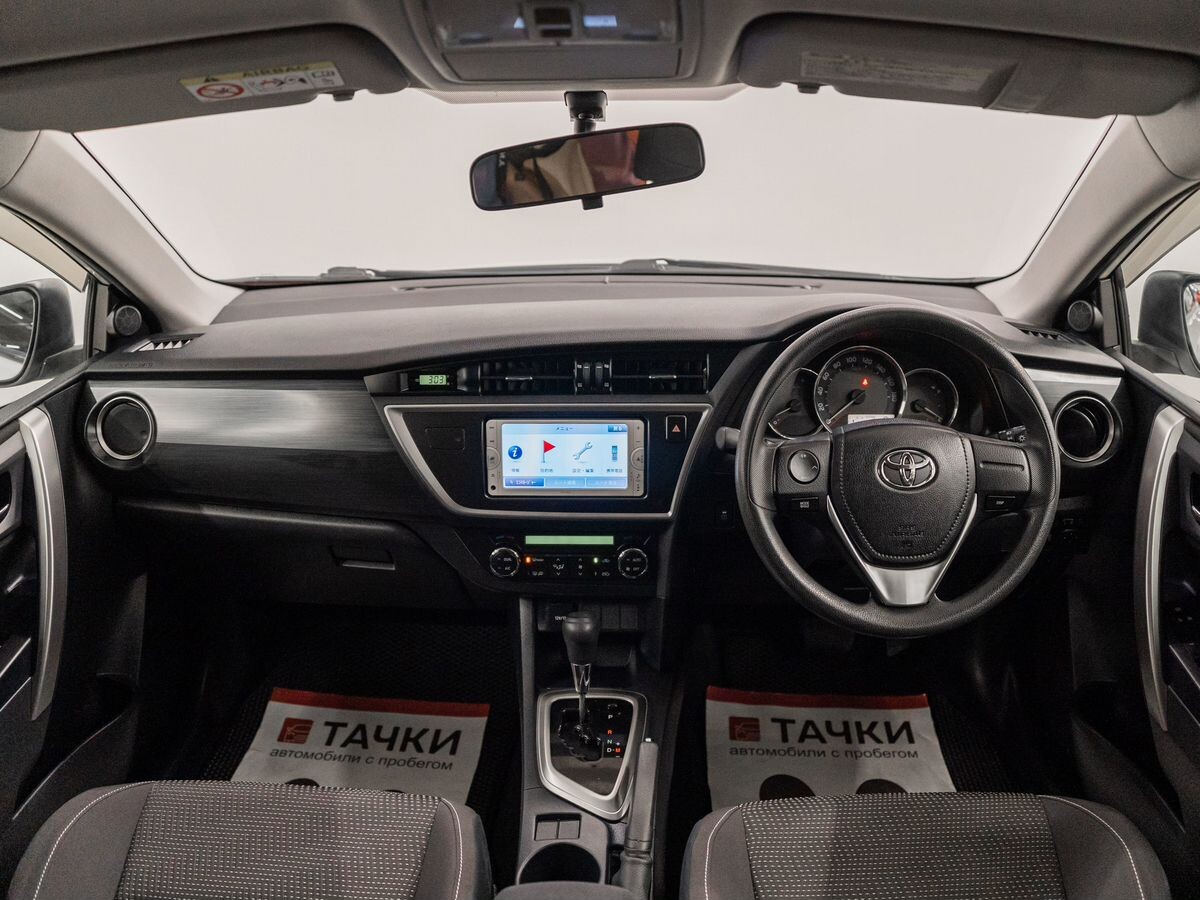 Toyota Auris 2013 - фото автомобиля