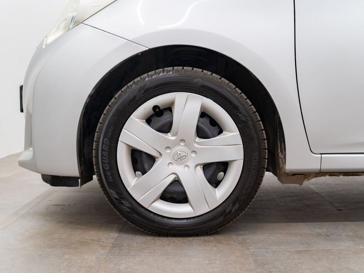 Toyota Ractis 2011 - фото автомобиля