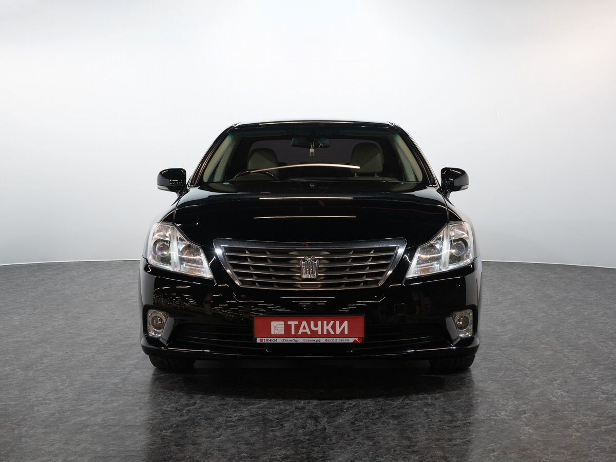 Toyota Crown 2011 - фото автомобиля