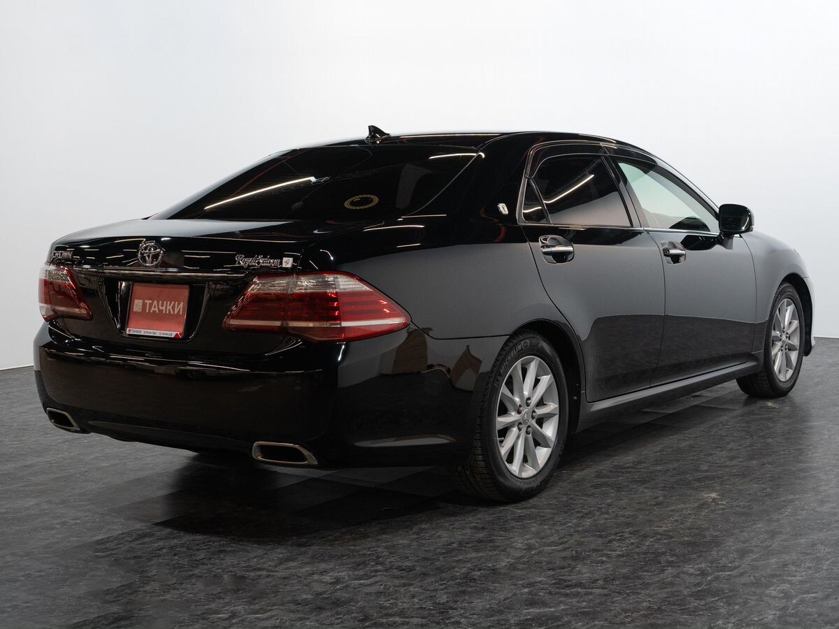 Toyota Crown 2011 - фото автомобиля