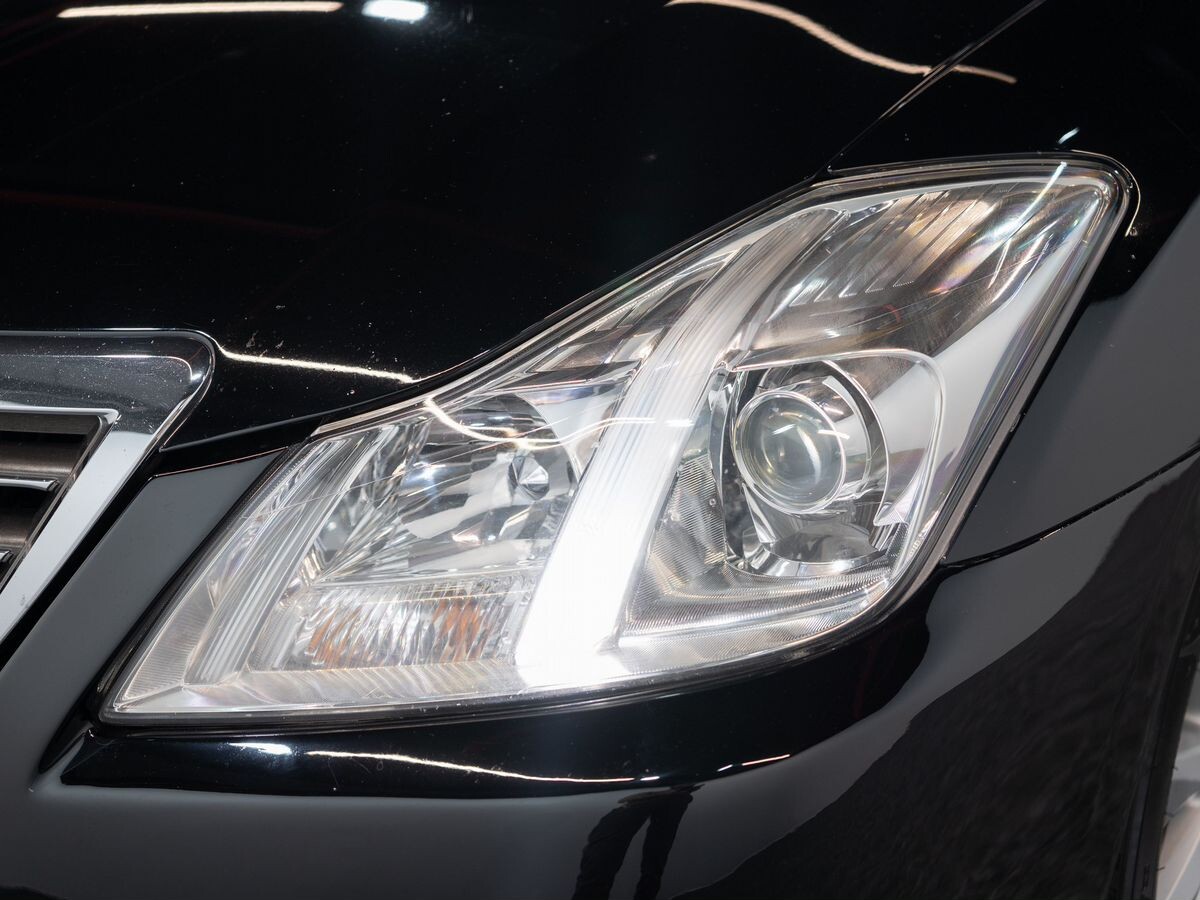 Toyota Crown 2011 - фото автомобиля