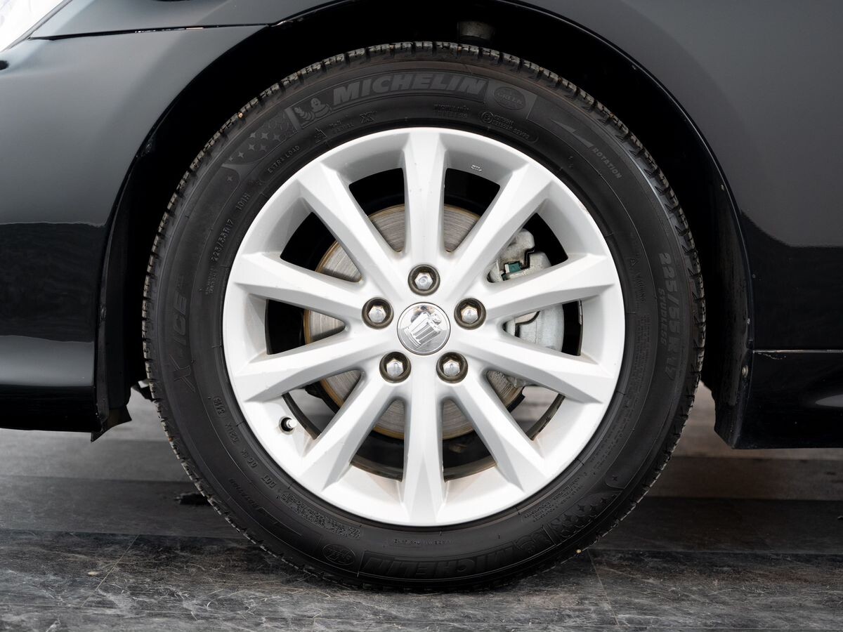 Toyota Crown 2011 - фото автомобиля