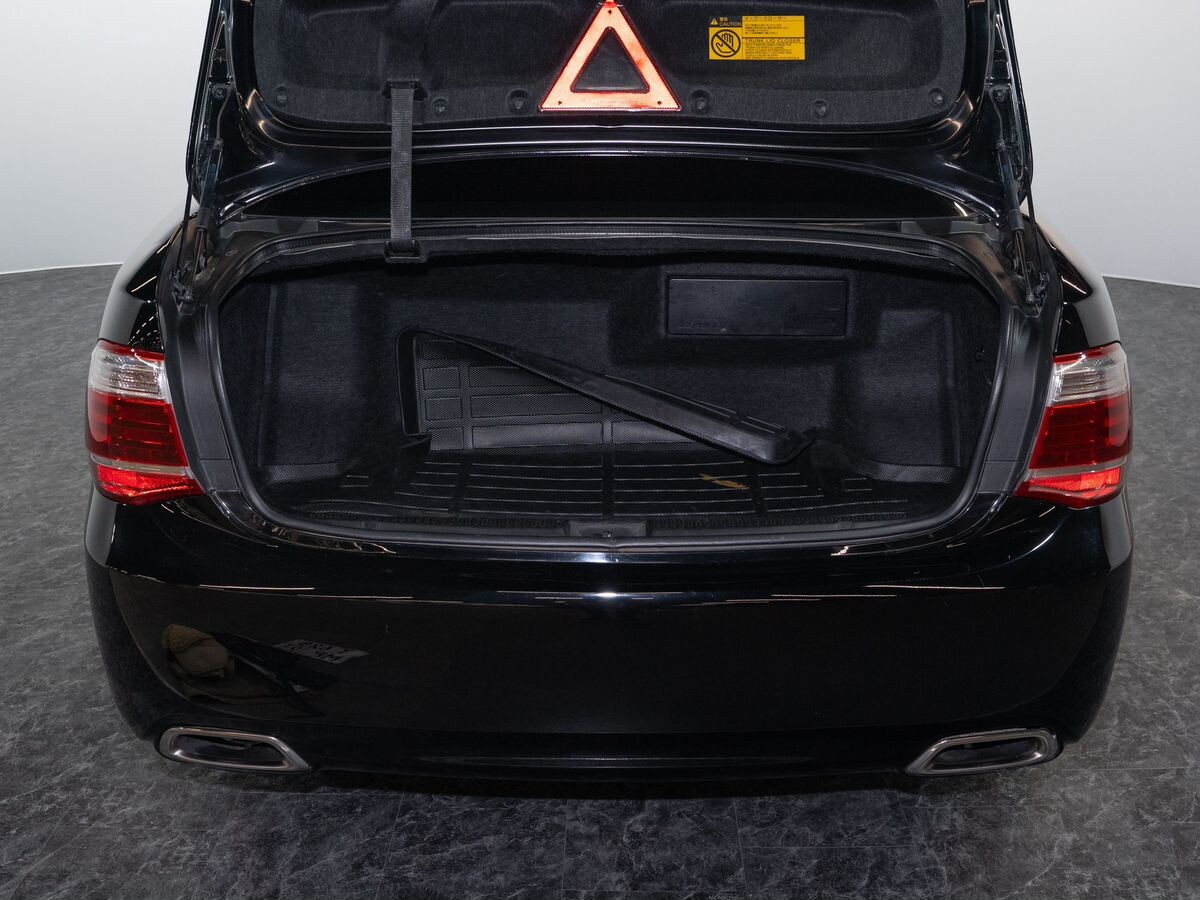 Toyota Crown 2011 - фото автомобиля