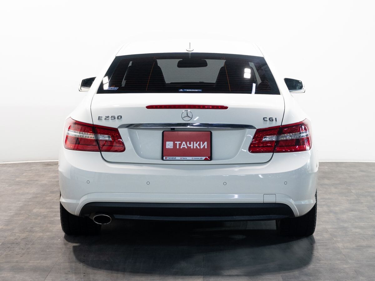 Mercedes-Benz E-Класс 2011 - фото автомобиля