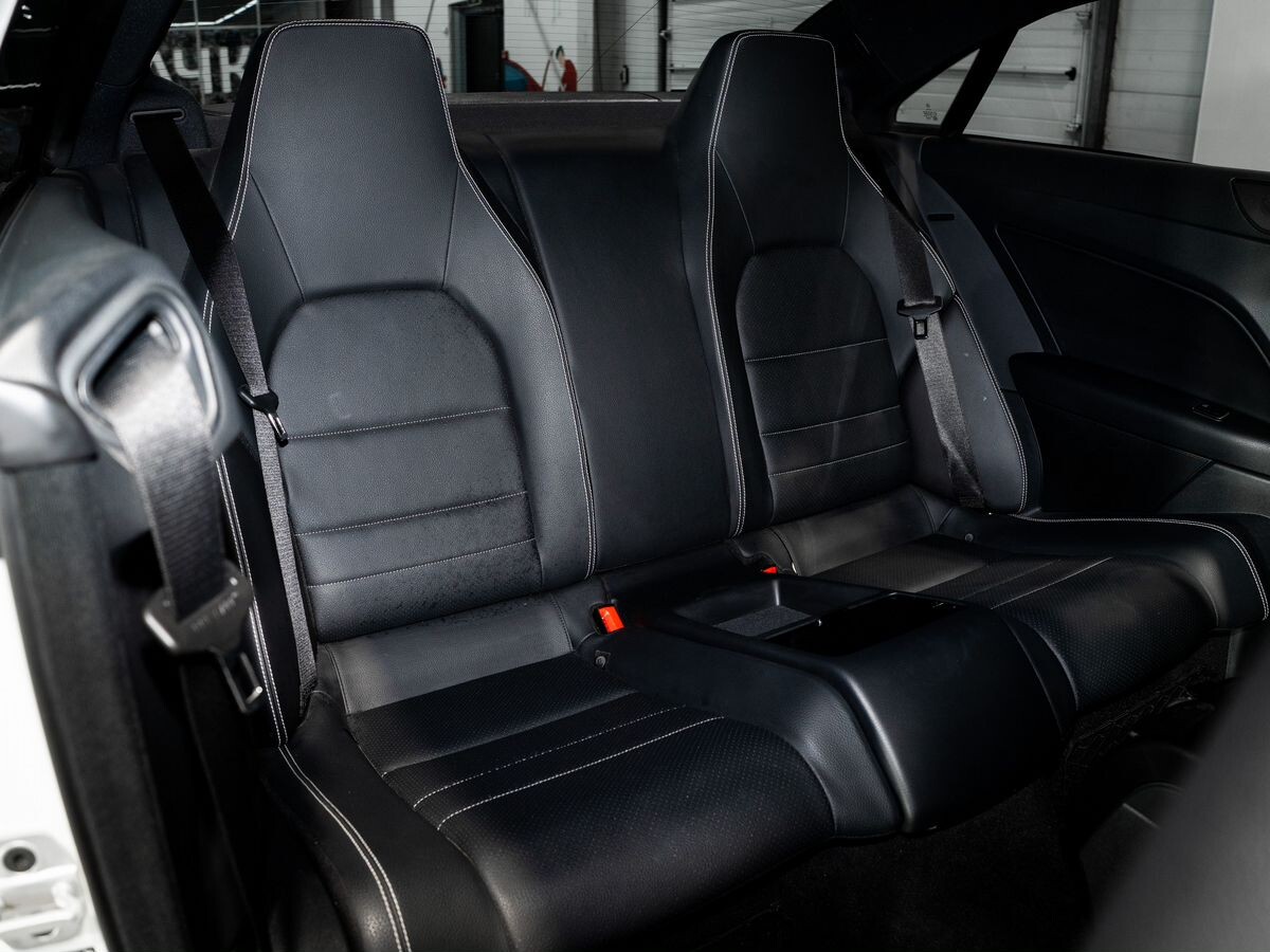 Mercedes-Benz E-Класс 2011 - фото автомобиля