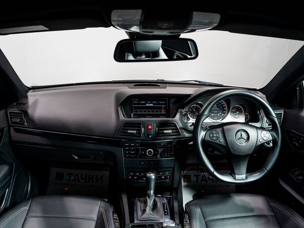 Mercedes-Benz E-Класс 2011 - фото автомобиля