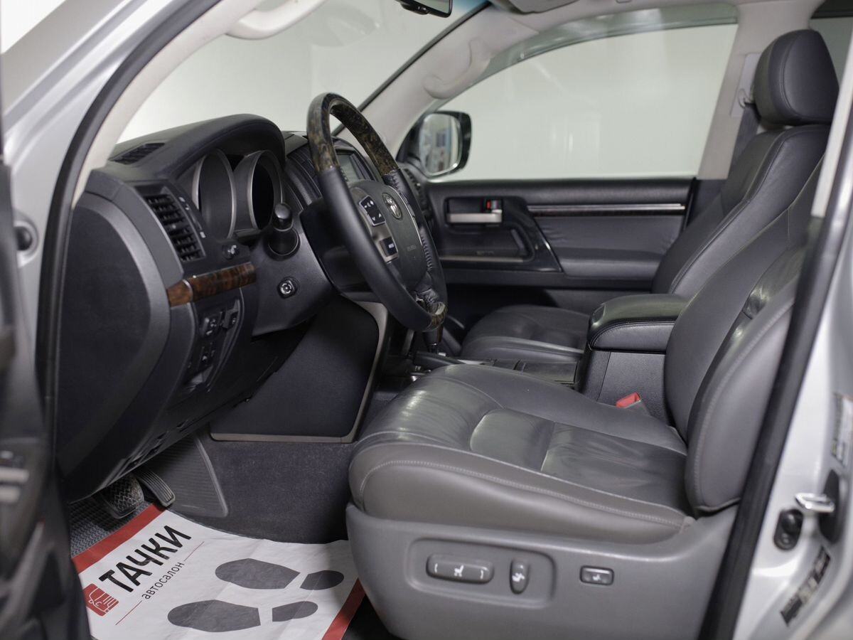 Toyota Land Cruiser 2008 - фото автомобиля