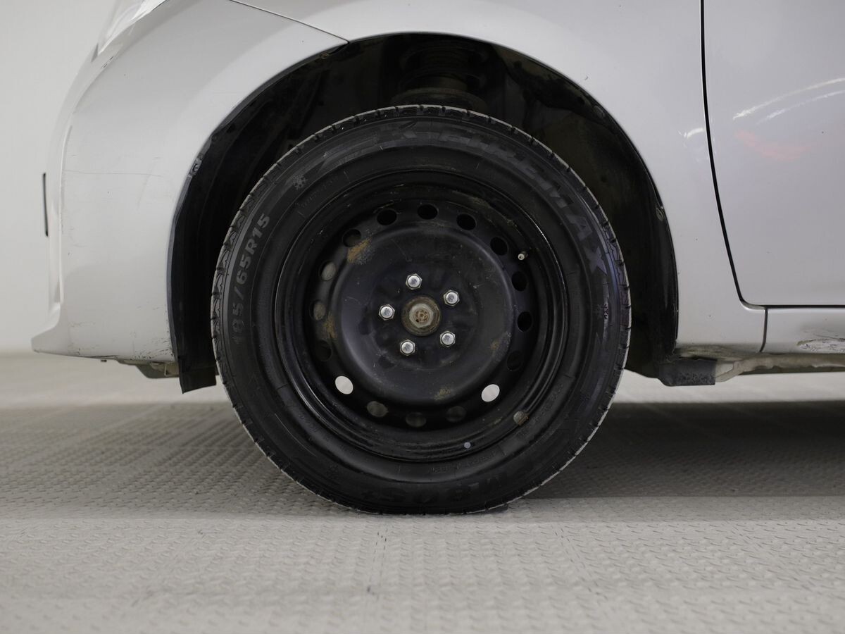 Toyota Ractis 2014 - фото автомобиля