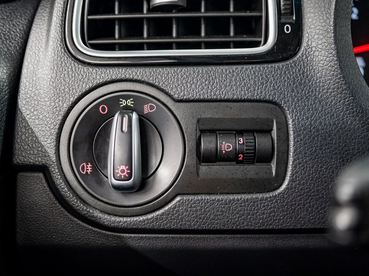 Volkswagen Polo 2020 - фото автомобиля