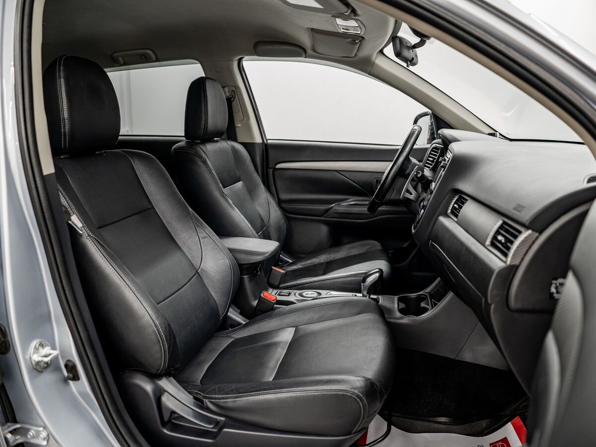 Mitsubishi Outlander 2012 - фото автомобиля