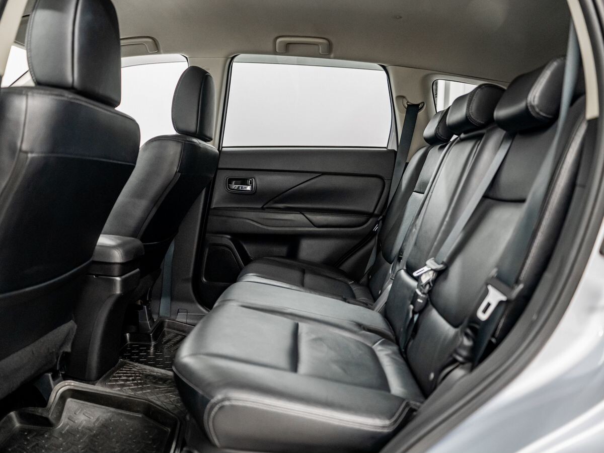 Mitsubishi Outlander 2012 - фото автомобиля