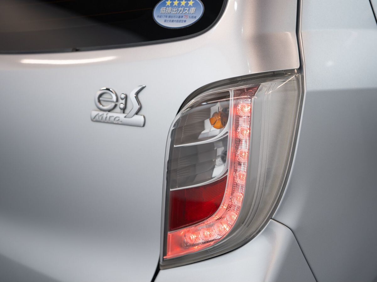 Daihatsu Mira e:S 2015 - фото автомобиля