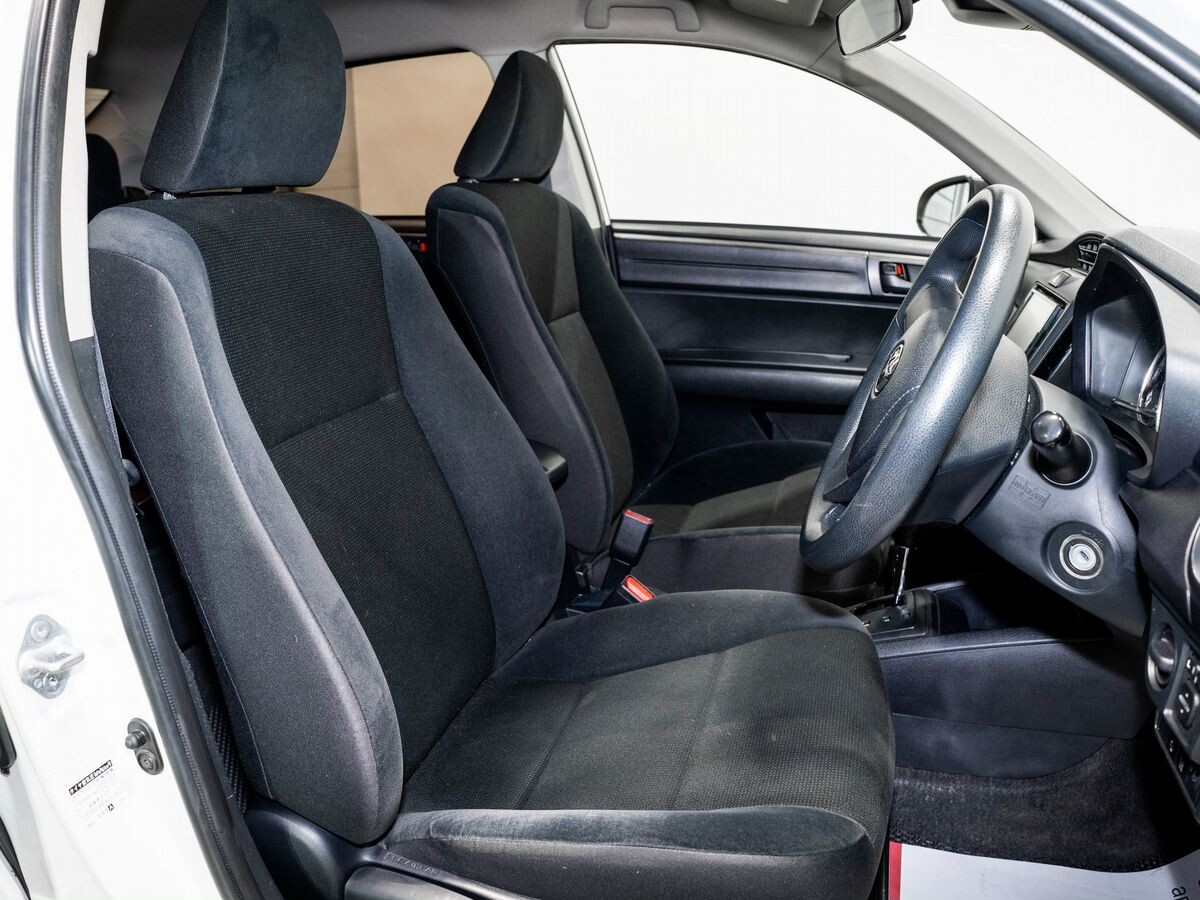 Toyota Corolla 2017 - фото автомобиля