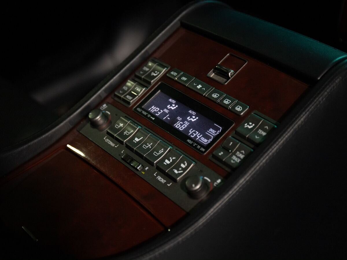 Lexus LS 2007 - фото автомобиля