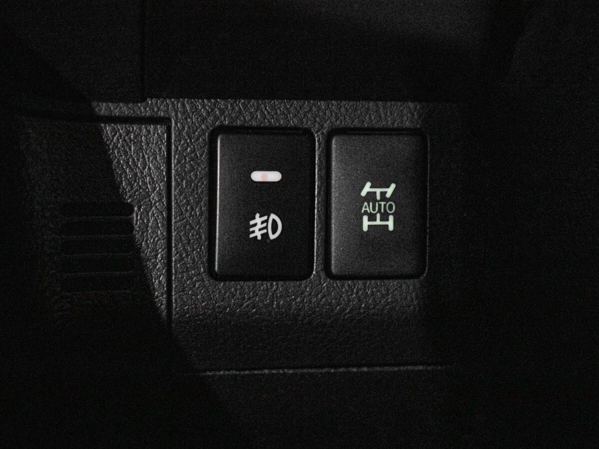 Toyota Wish 2013 - фото автомобиля