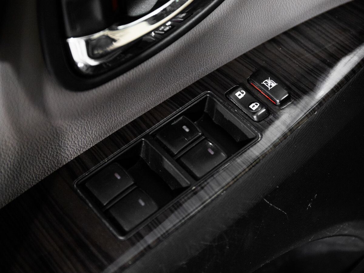 Toyota Avensis 2012 - фото автомобиля