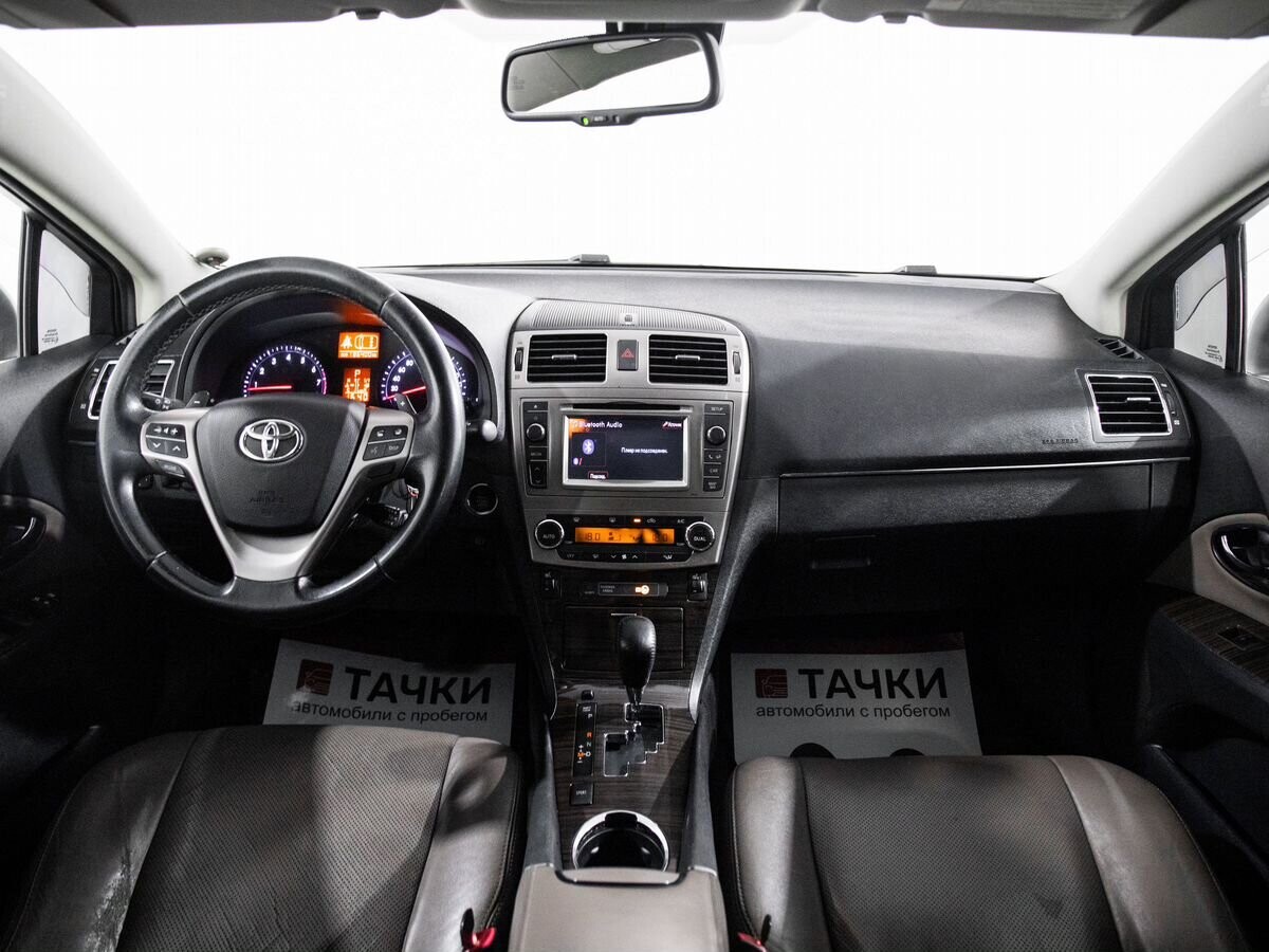 Toyota Avensis 2012 - фото автомобиля