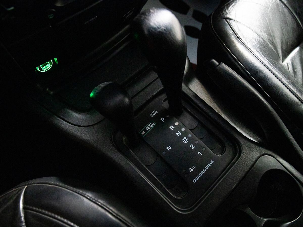 Jeep Grand Cherokee 2004 - фото автомобиля