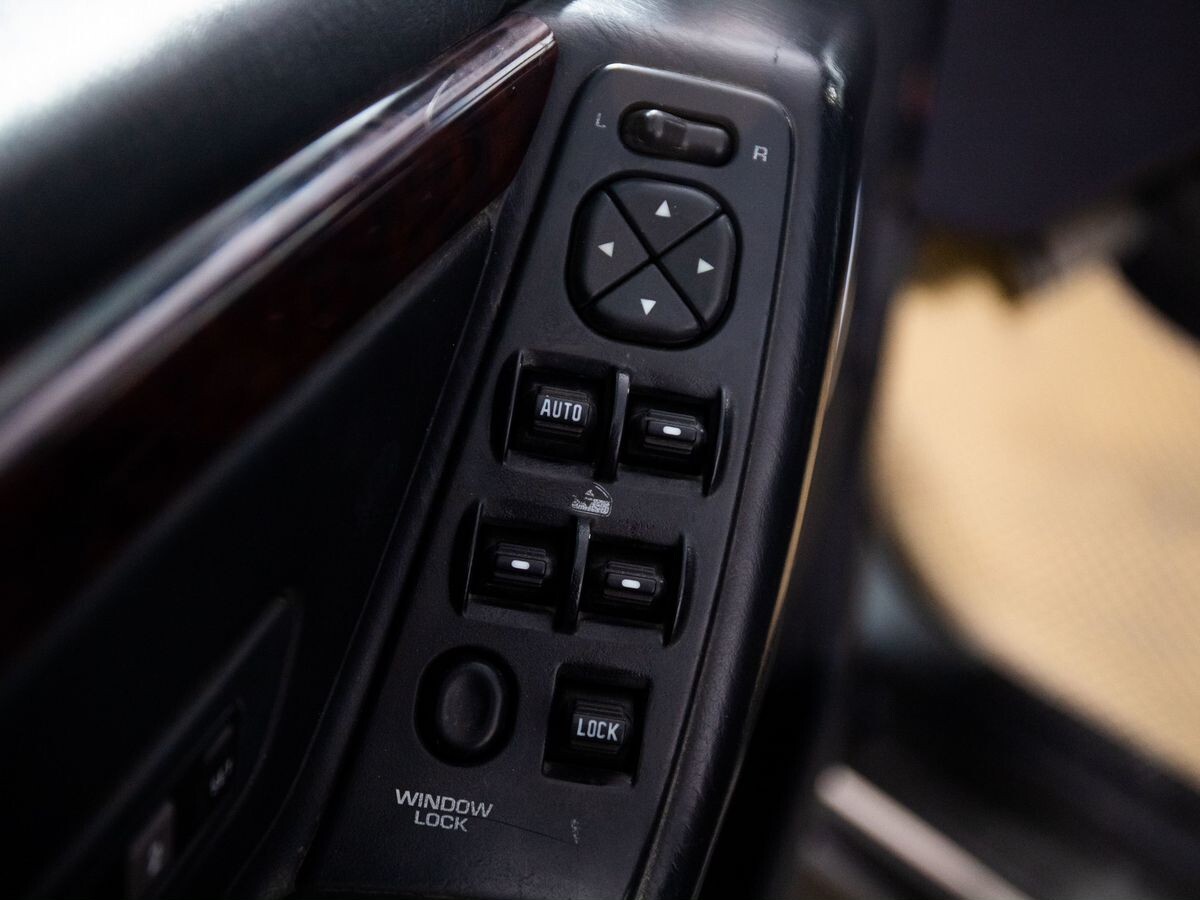 Jeep Grand Cherokee 2004 - фото автомобиля