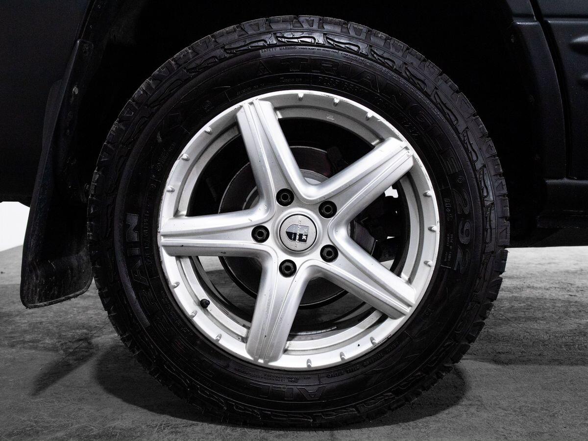 Jeep Grand Cherokee 2004 - фото автомобиля