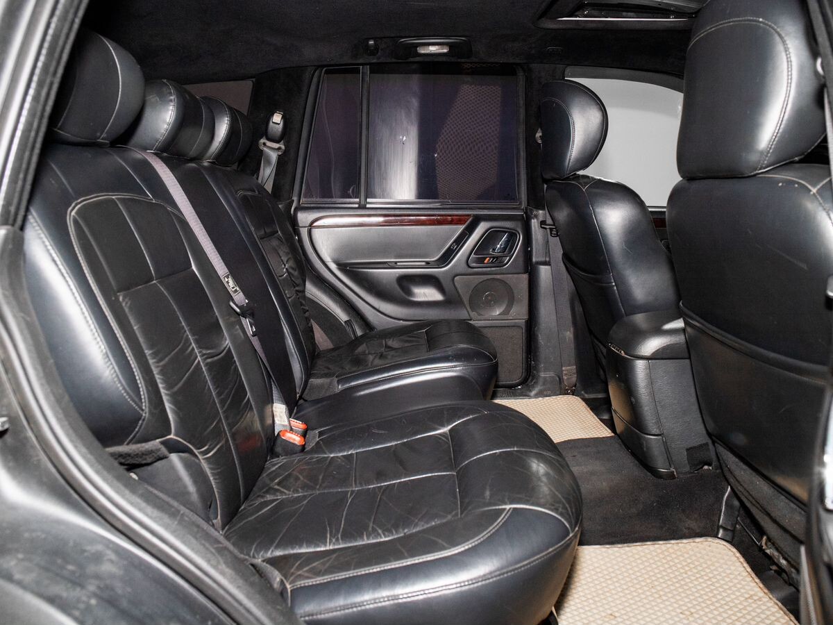 Jeep Grand Cherokee 2004 - фото автомобиля