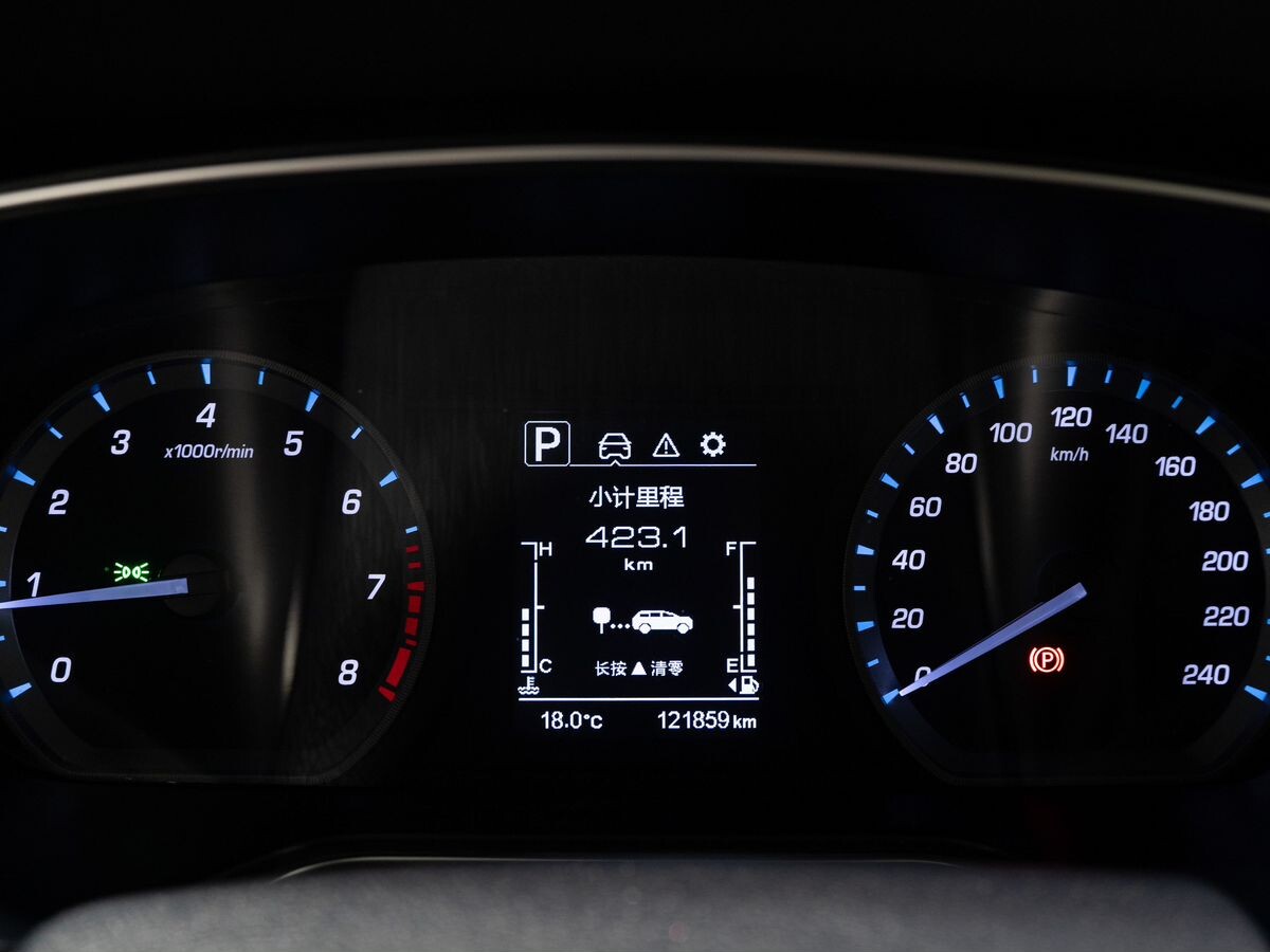 Oshan X7 2019 - фото автомобиля