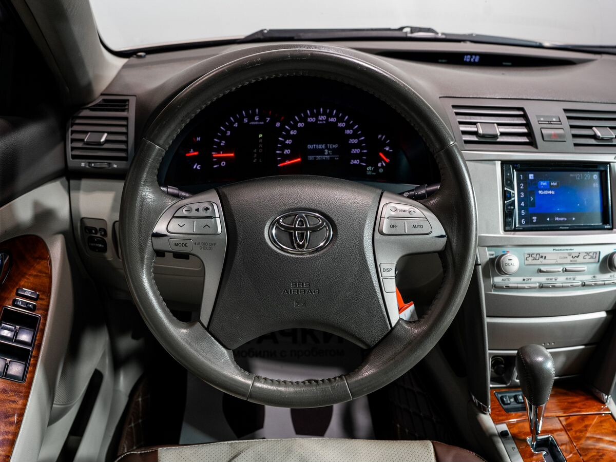 Toyota Camry 2008 - фото автомобиля