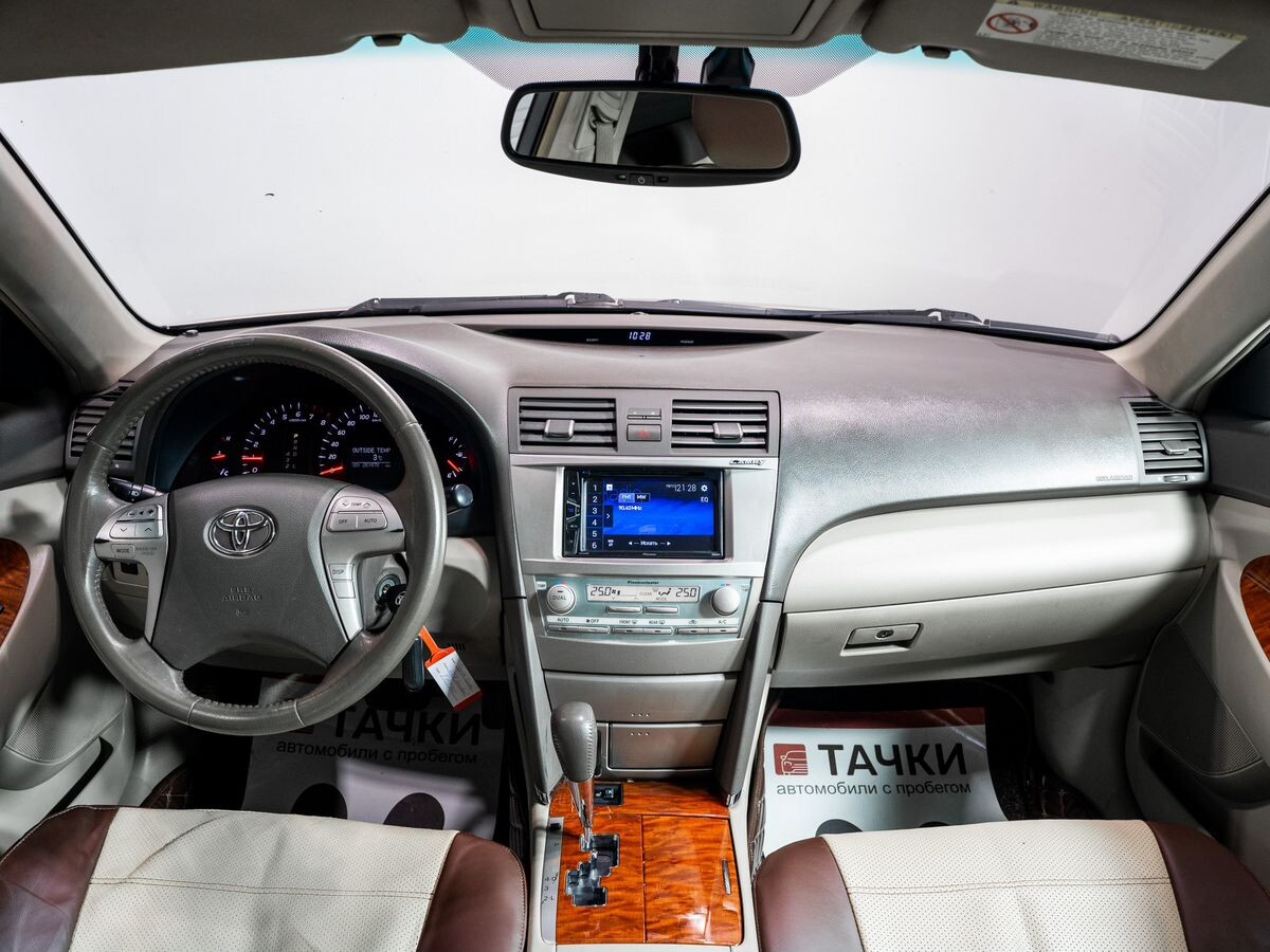 Toyota Camry 2008 - фото автомобиля