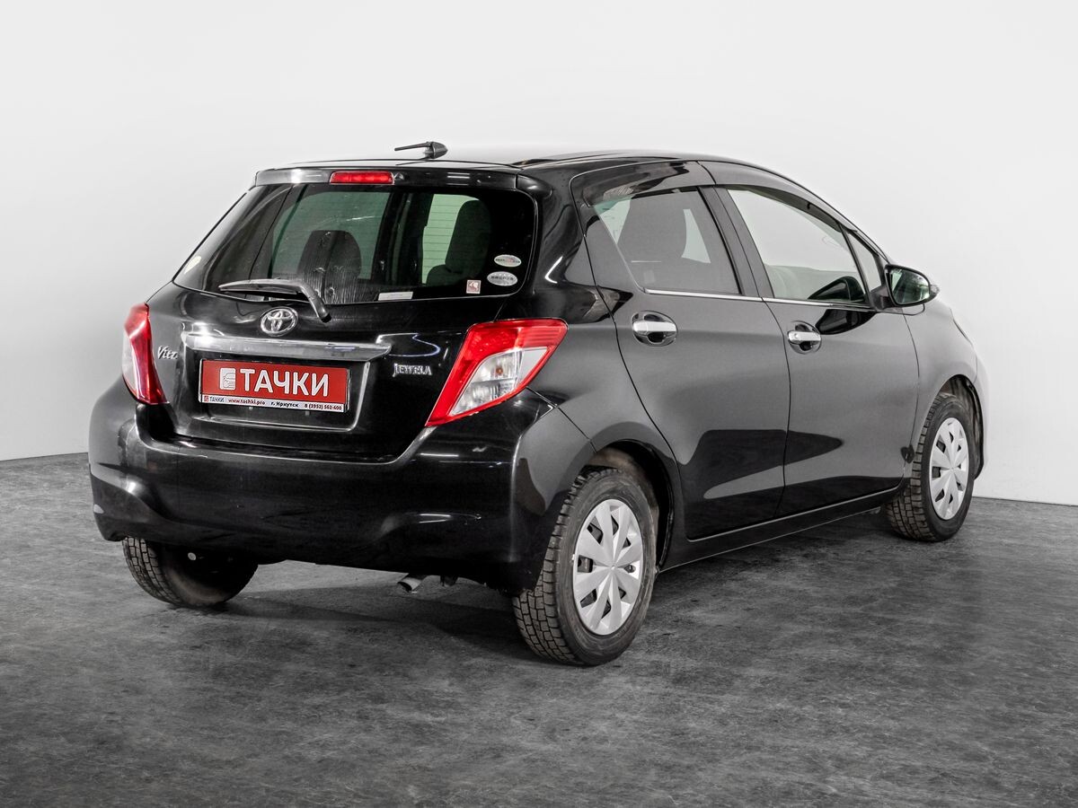 Toyota Vitz 2011 - фото автомобиля