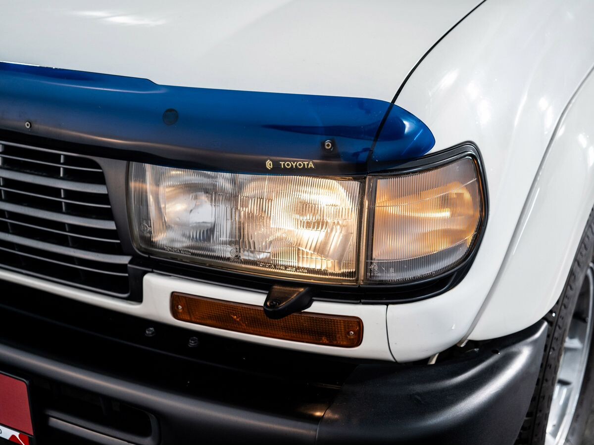 Toyota Land Cruiser 1997 - фото автомобиля