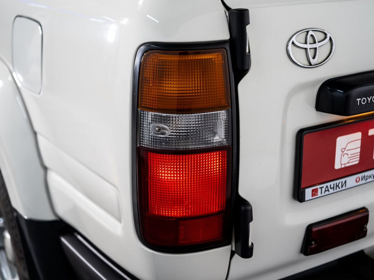 Toyota Land Cruiser 1997 - фото автомобиля