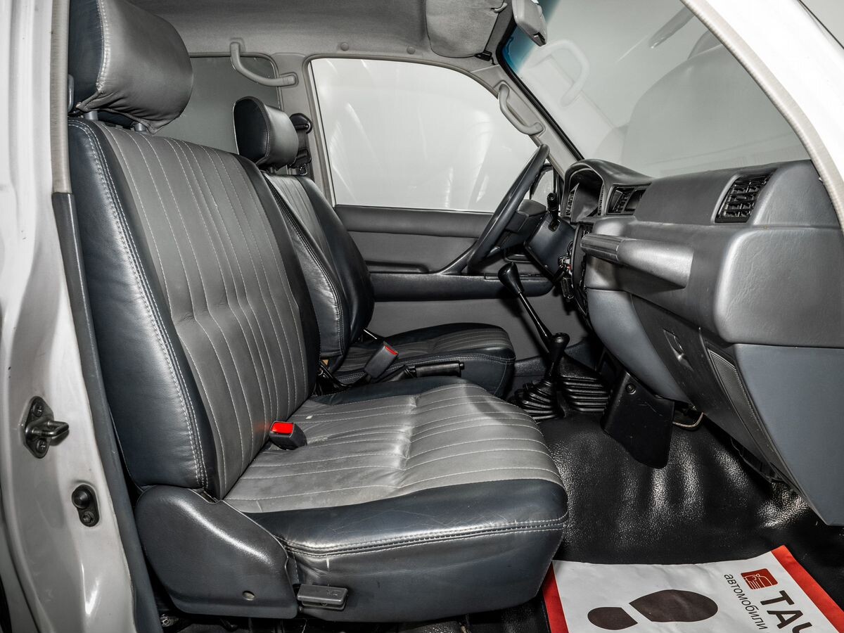 Toyota Land Cruiser 1997 - фото автомобиля