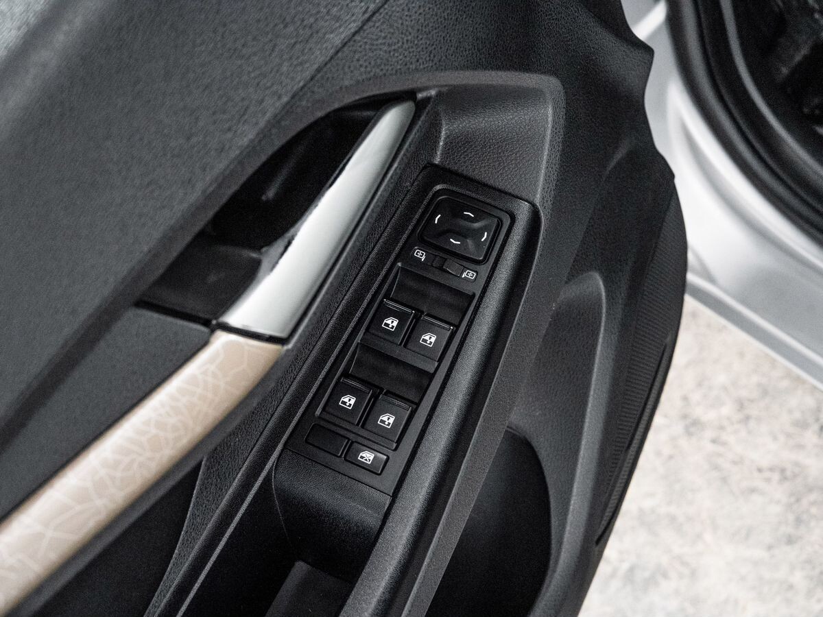 Lada (ВАЗ) Vesta 2018 - фото автомобиля