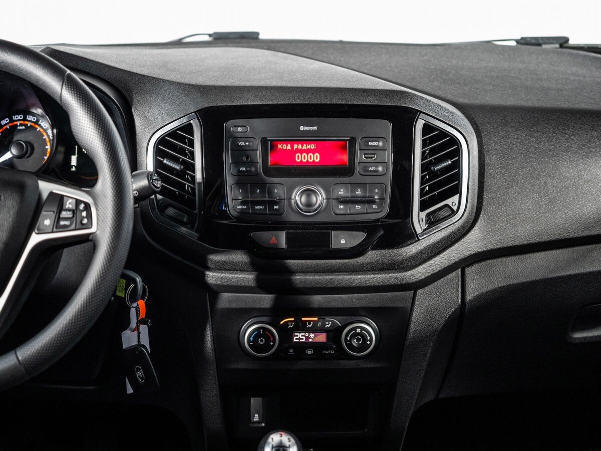 Lada (ВАЗ) XRAY 2019 - фото автомобиля