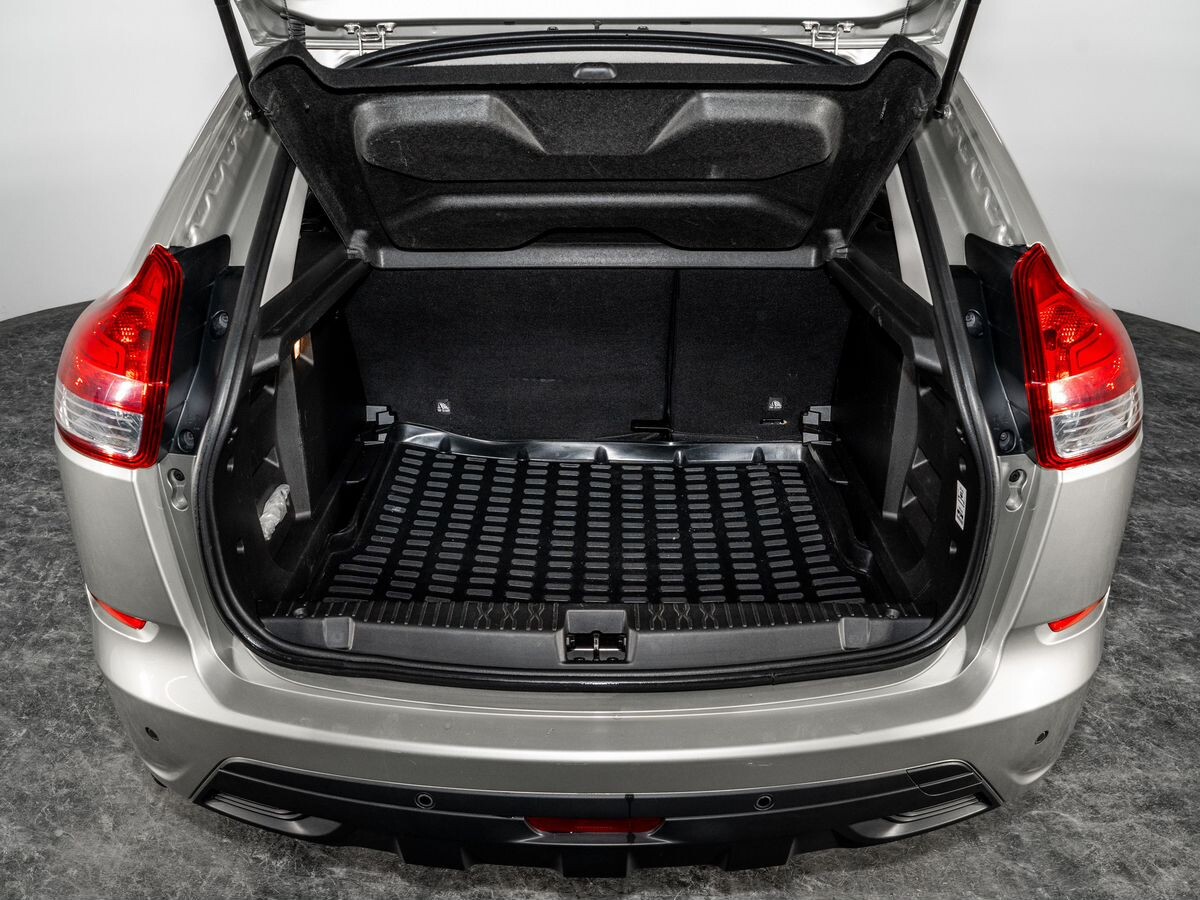 Lada (ВАЗ) XRAY 2019 - фото автомобиля