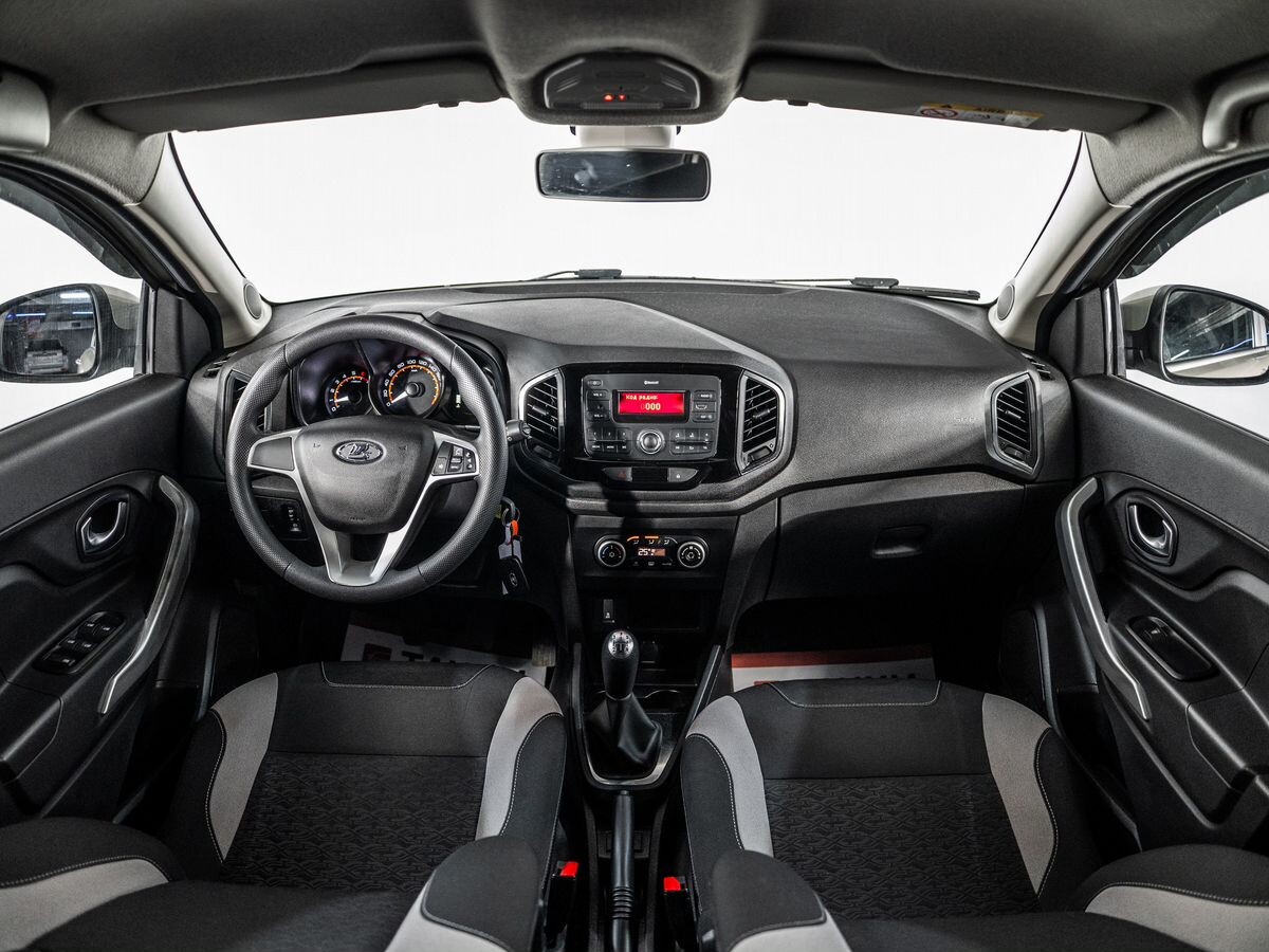 Lada (ВАЗ) XRAY 2019 - фото автомобиля