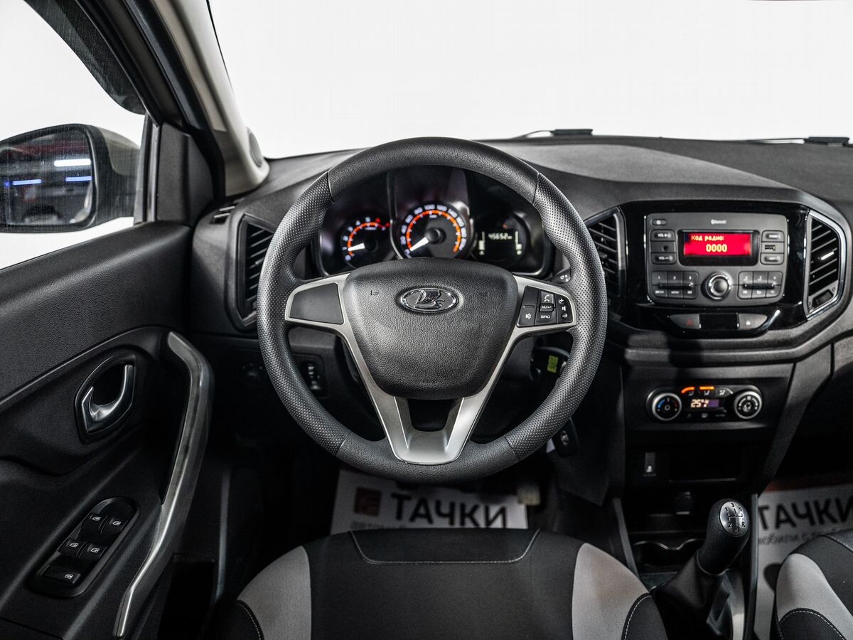 Lada (ВАЗ) XRAY 2019 - фото автомобиля