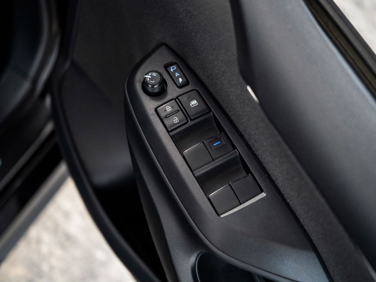 Toyota Yaris 2021 - фото автомобиля