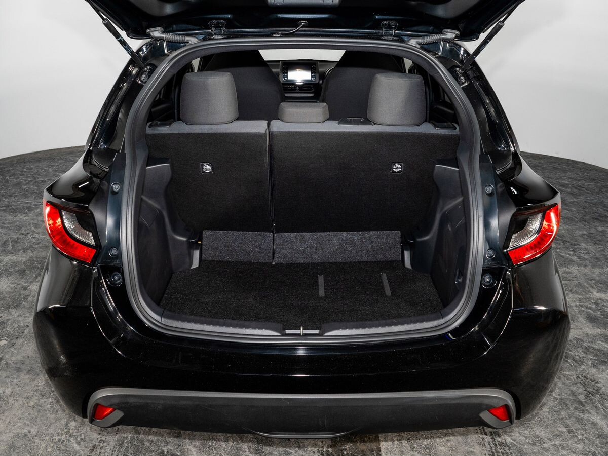 Toyota Yaris 2021 - фото автомобиля