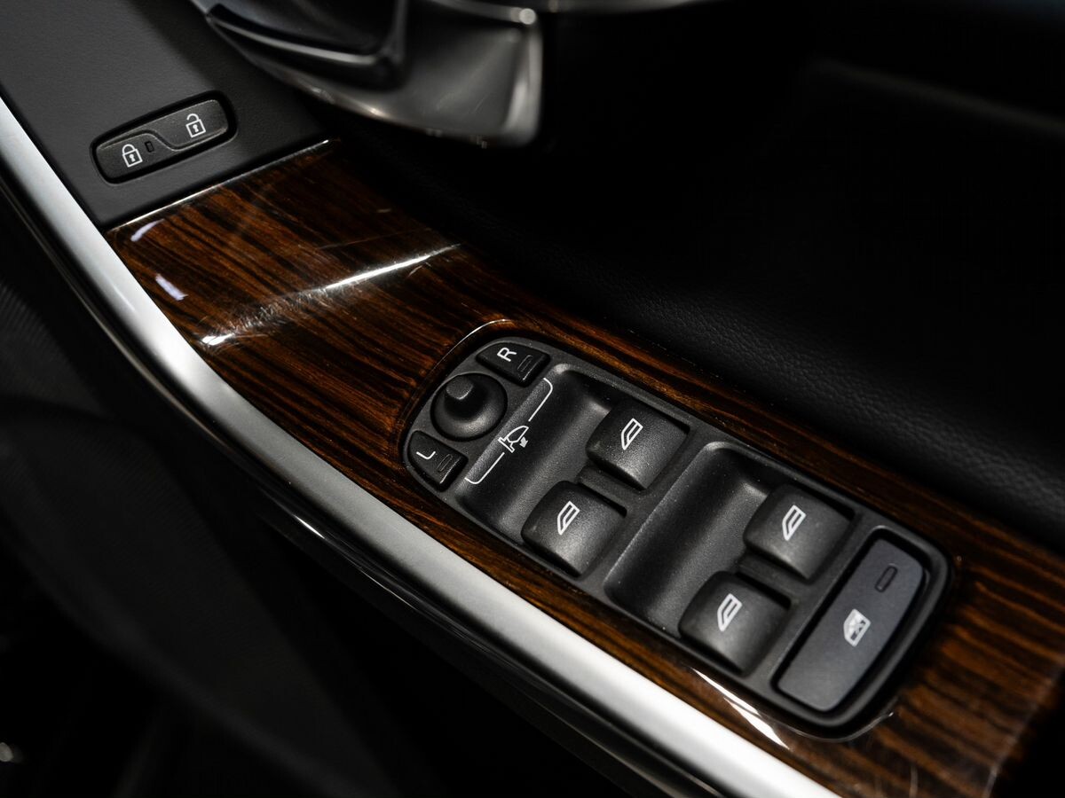 Volvo S60 2017 - фото автомобиля