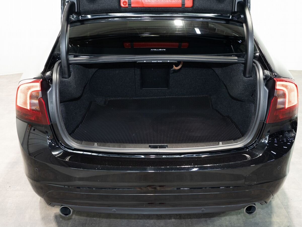 Volvo S60 2017 - фото автомобиля