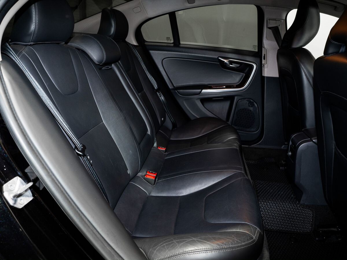 Volvo S60 2017 - фото автомобиля